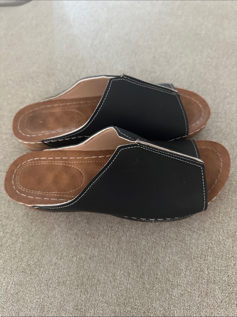 Black Slide Sandals for Women - Comfortable Everyday Style - Picture 2 of 4